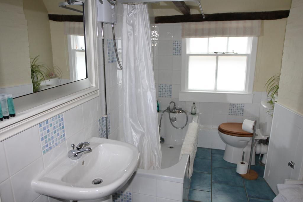 Bed and Breakfast Little Dane Court Тентерден Номер фото